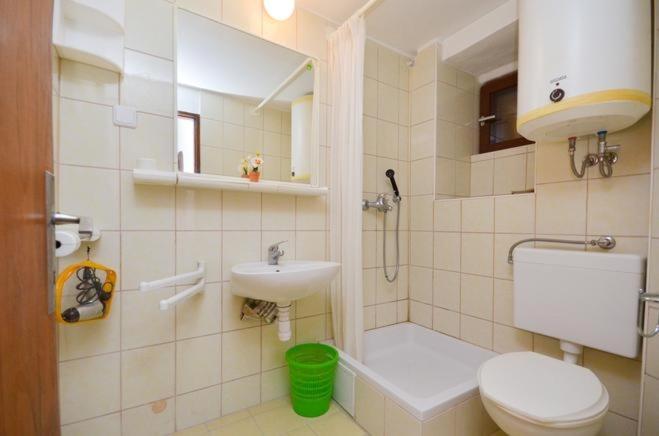 Apartments With A Parking Space Brela, Makarska - 11552 ภายนอก รูปภาพ