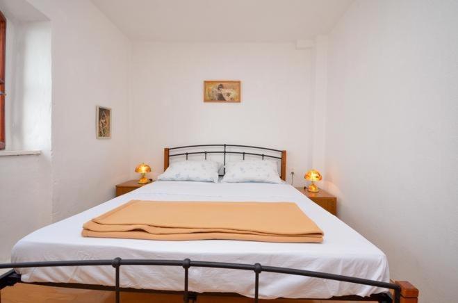 Apartments With A Parking Space Brela, Makarska - 11552 ภายนอก รูปภาพ