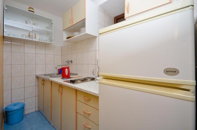 Apartments With A Parking Space Brela, Makarska - 11552 ภายนอก รูปภาพ