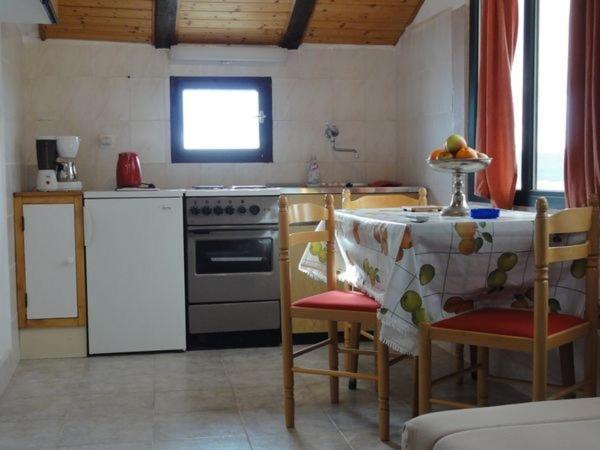Apartments With A Parking Space Brela, Makarska - 11552 ภายนอก รูปภาพ
