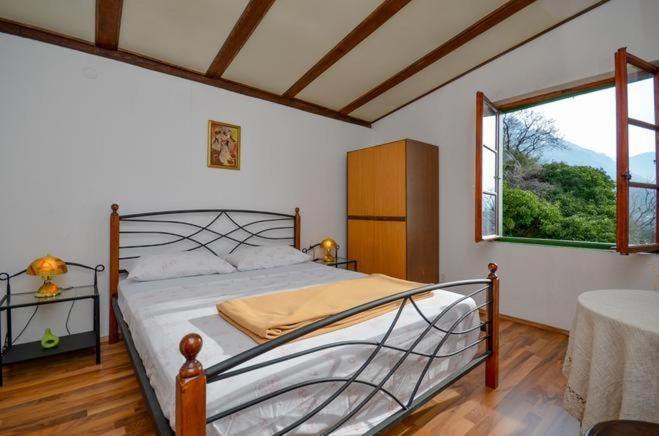 Apartments With A Parking Space Brela, Makarska - 11552 ภายนอก รูปภาพ