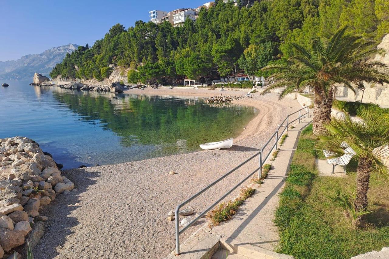 Apartments With A Parking Space Brela, Makarska - 11552 ภายนอก รูปภาพ